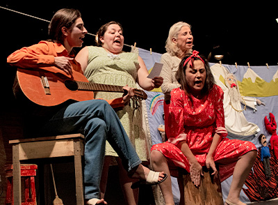 TRES-MARÍAS-Y-UNA-ROSA1